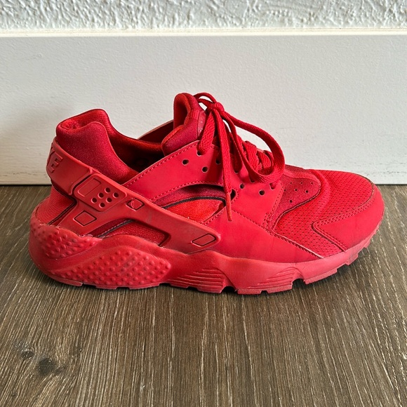 NIKE - Huarache - RED - Picture 1 of 4